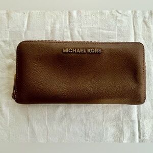 Michael Kors Large Zip Wallet Chocolate Brown